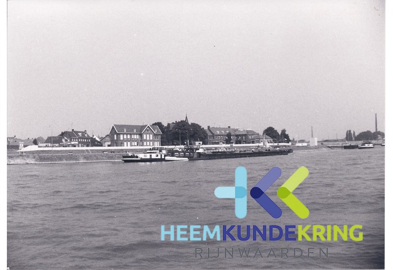 Tolkamer zicht op de Europakade -Douanekantoor van af de Rijn